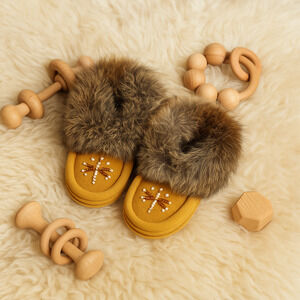 Laurentian Chief Suede Baby Moccasins | Rabbit Fur Trim | Hand-Beaded | Size 4